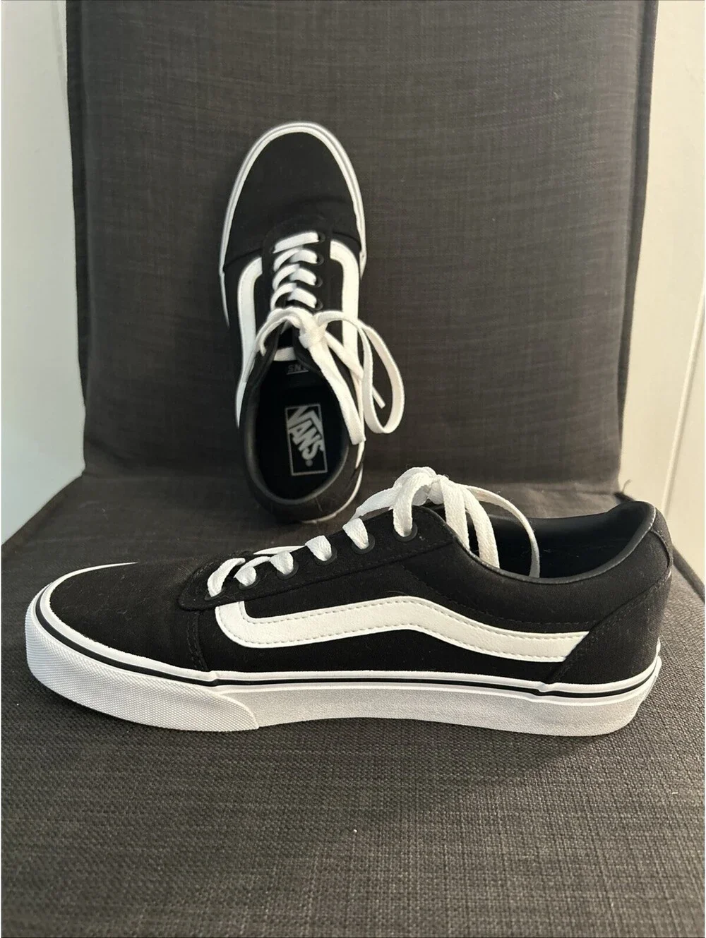 VANS Off the Wall “Old Skool” Skate Shoes Canvas Black White Womans Size 9.5